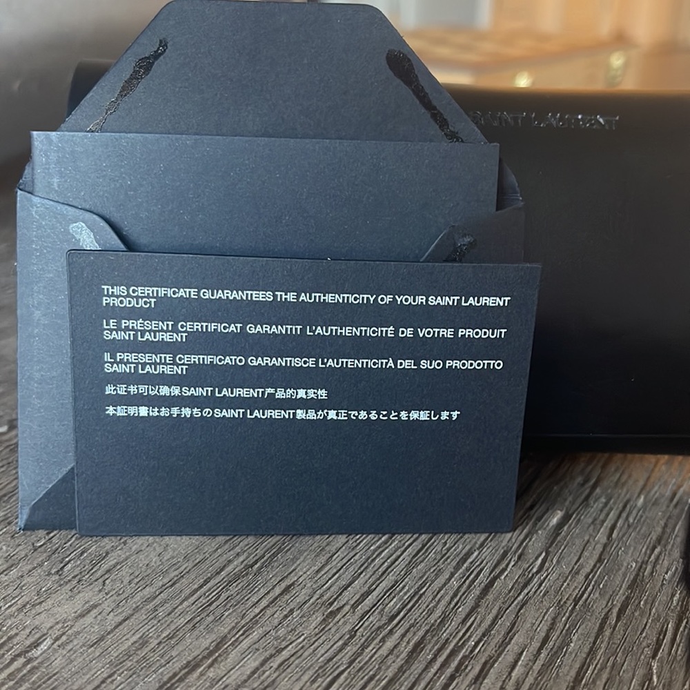 YSL sunglasses - Picture 5 of 7